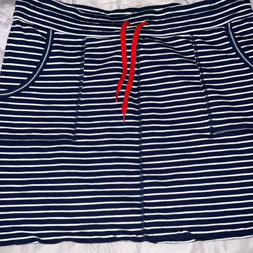Very cute mini  skirt L Jones New York